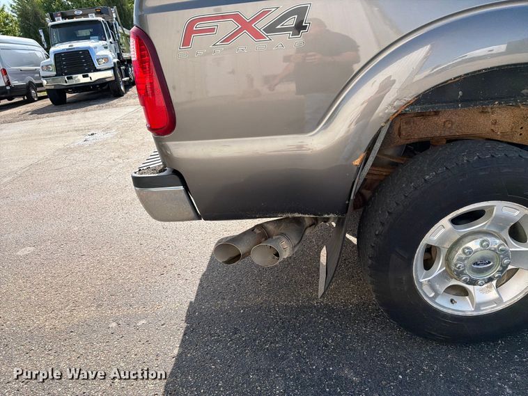 image for item FK0212 2012 Ford F350 Super Duty Crew Cab pickup truck