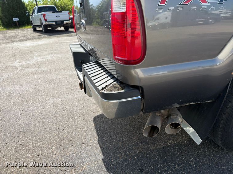 image for item FK0212 2012 Ford F350 Super Duty Crew Cab pickup truck