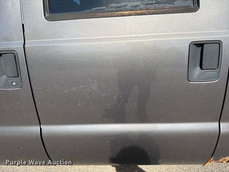 image for item FK0212 2012 Ford F350 Super Duty Crew Cab pickup truck