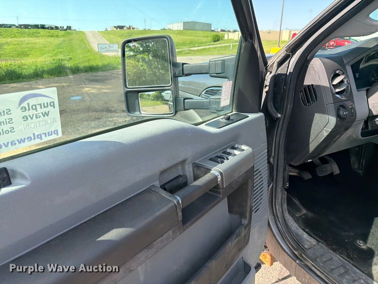 image for item FK0212 2012 Ford F350 Super Duty Crew Cab pickup truck