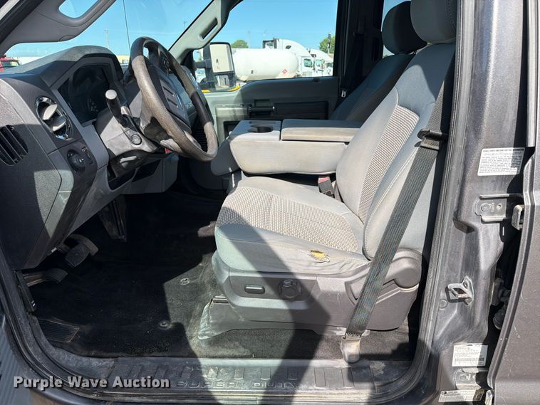 image for item FK0212 2012 Ford F350 Super Duty Crew Cab pickup truck