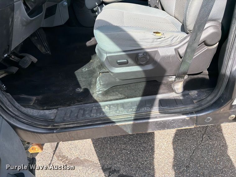 image for item FK0212 2012 Ford F350 Super Duty Crew Cab pickup truck