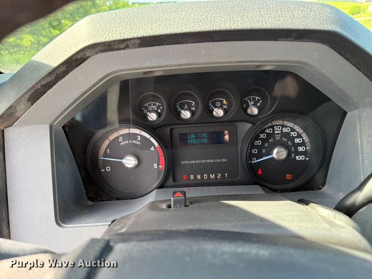 image for item FK0212 2012 Ford F350 Super Duty Crew Cab pickup truck