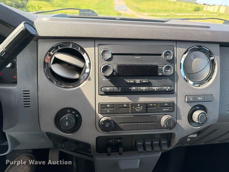 image for item FK0212 2012 Ford F350 Super Duty Crew Cab pickup truck