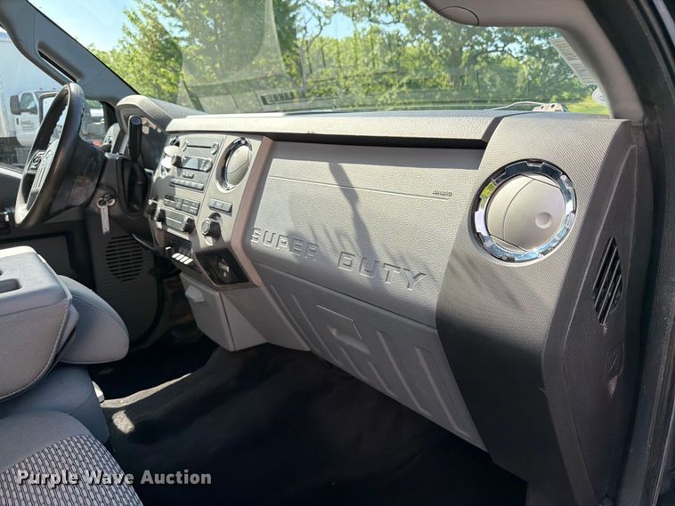 image for item FK0212 2012 Ford F350 Super Duty Crew Cab pickup truck