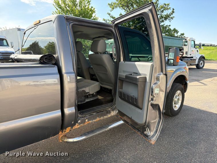 image for item FK0212 2012 Ford F350 Super Duty Crew Cab pickup truck