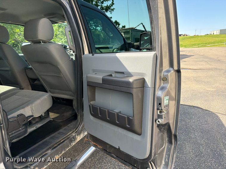 image for item FK0212 2012 Ford F350 Super Duty Crew Cab pickup truck