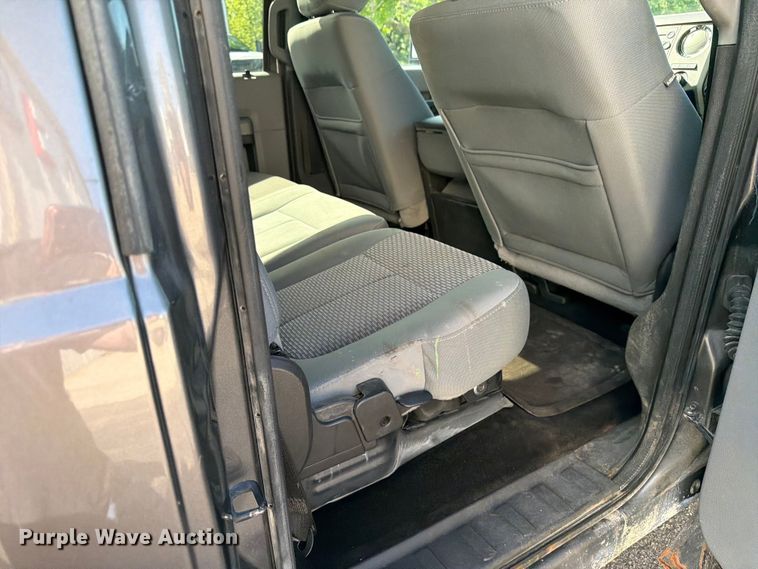 image for item FK0212 2012 Ford F350 Super Duty Crew Cab pickup truck
