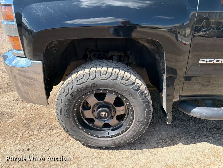 image for item FK0293 2019 Chevrolet Silverado 2500HD Ext. Cab pickup truck
