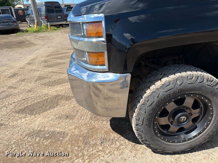 image for item FK0293 2019 Chevrolet Silverado 2500HD Ext. Cab pickup truck