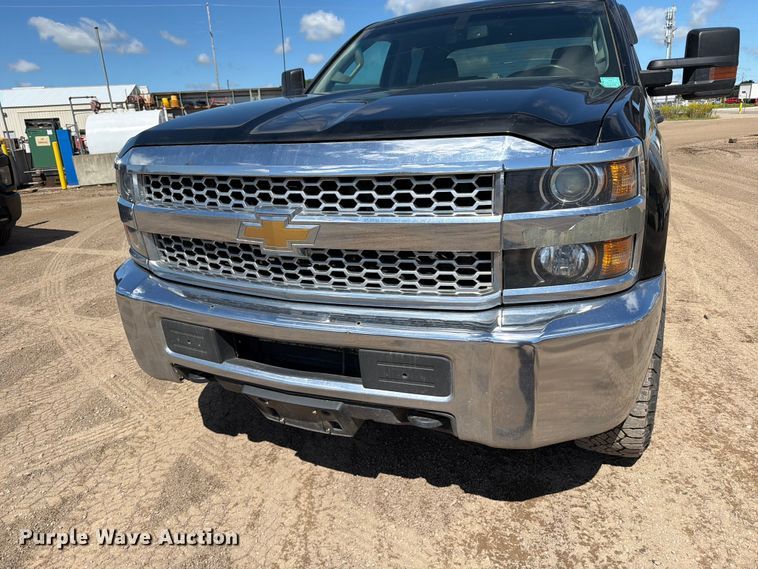 image for item FK0293 2019 Chevrolet Silverado 2500HD Ext. Cab pickup truck
