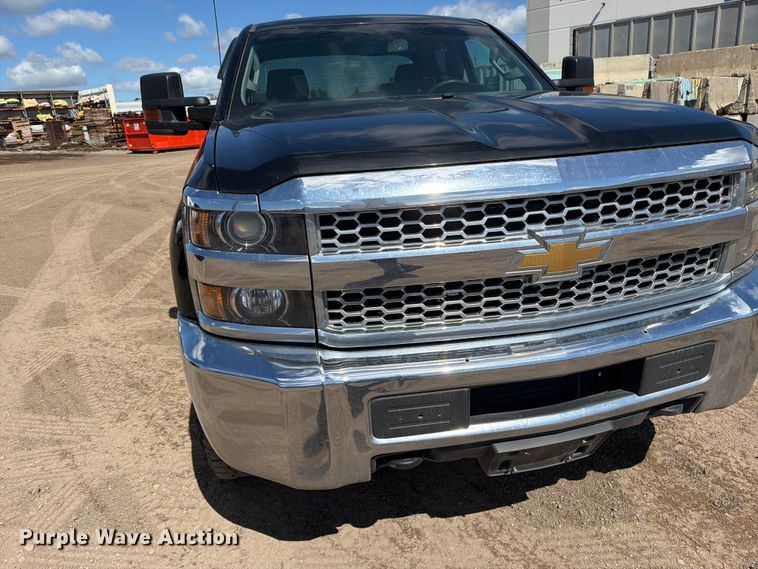 image for item FK0293 2019 Chevrolet Silverado 2500HD Ext. Cab pickup truck