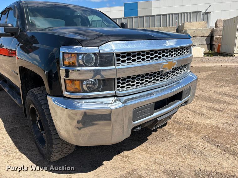 image for item FK0293 2019 Chevrolet Silverado 2500HD Ext. Cab pickup truck