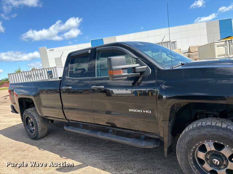 image for item FK0293 2019 Chevrolet Silverado 2500HD Ext. Cab pickup truck