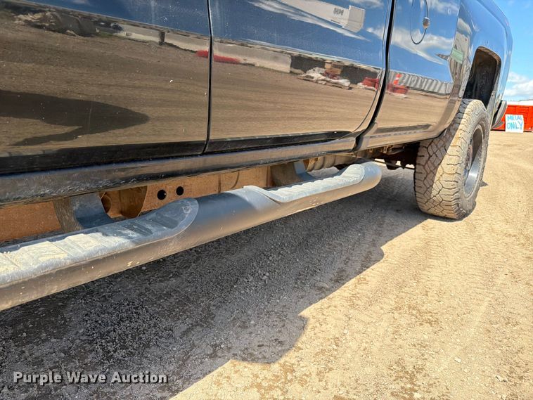 image for item FK0293 2019 Chevrolet Silverado 2500HD Ext. Cab pickup truck