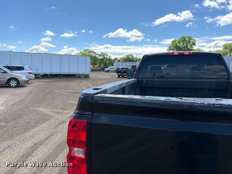 image for item FK0293 2019 Chevrolet Silverado 2500HD Ext. Cab pickup truck