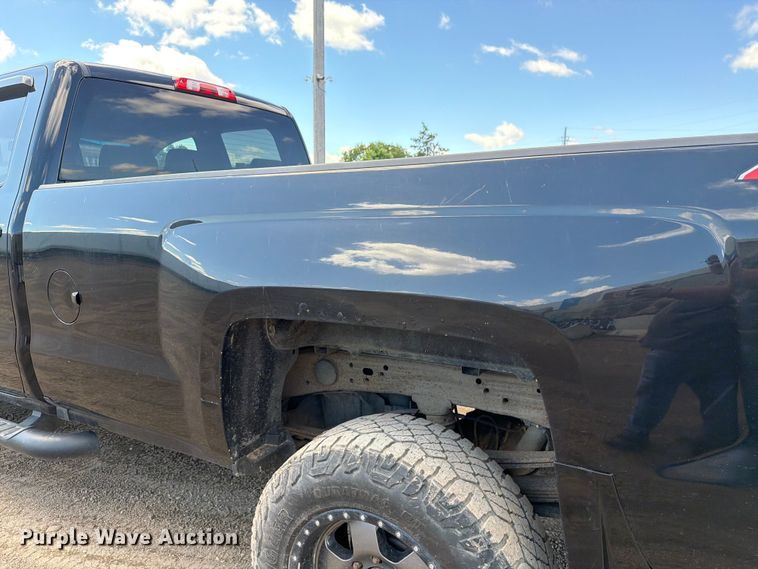 image for item FK0293 2019 Chevrolet Silverado 2500HD Ext. Cab pickup truck