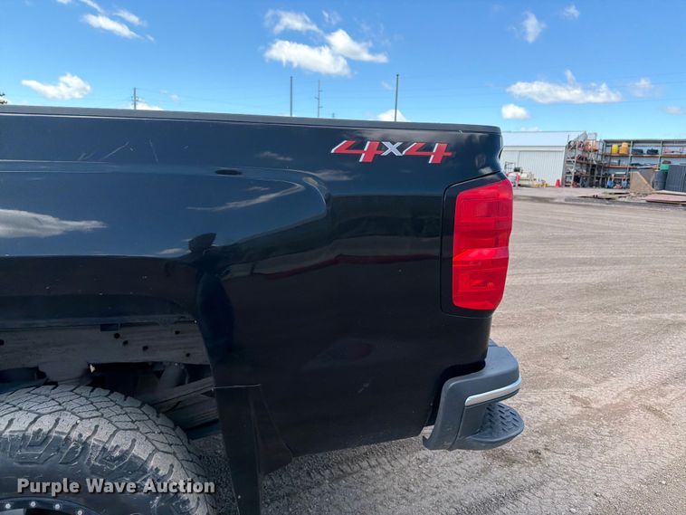 image for item FK0293 2019 Chevrolet Silverado 2500HD Ext. Cab pickup truck