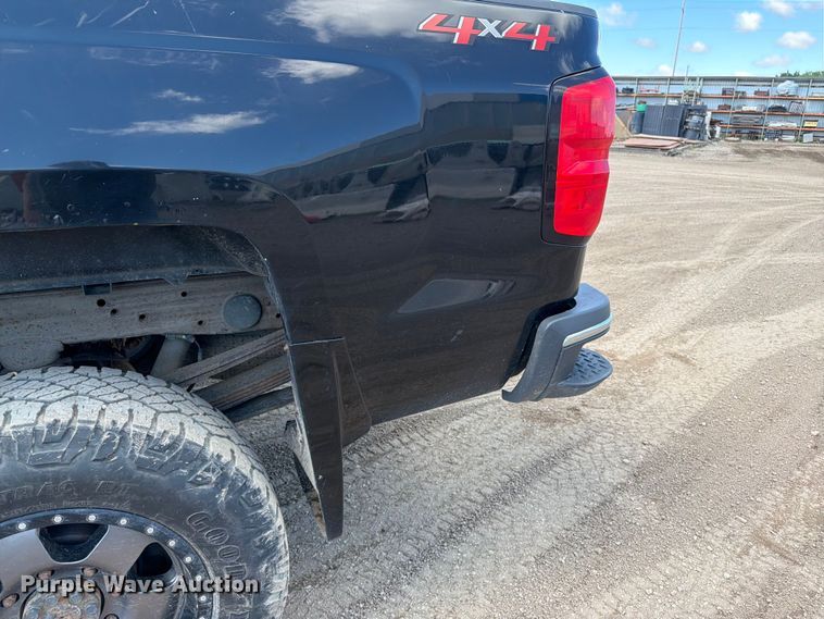 image for item FK0293 2019 Chevrolet Silverado 2500HD Ext. Cab pickup truck