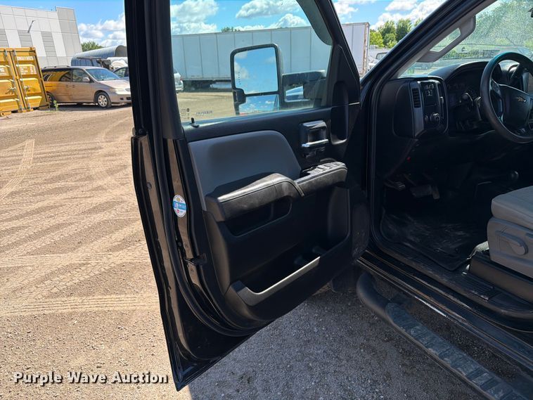 image for item FK0293 2019 Chevrolet Silverado 2500HD Ext. Cab pickup truck