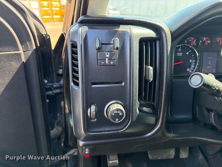 image for item FK0293 2019 Chevrolet Silverado 2500HD Ext. Cab pickup truck