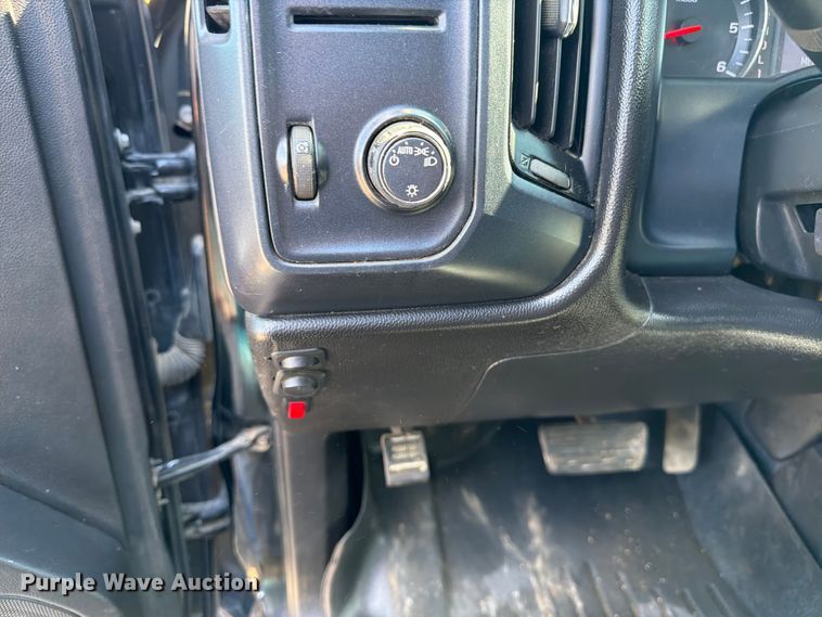 image for item FK0293 2019 Chevrolet Silverado 2500HD Ext. Cab pickup truck
