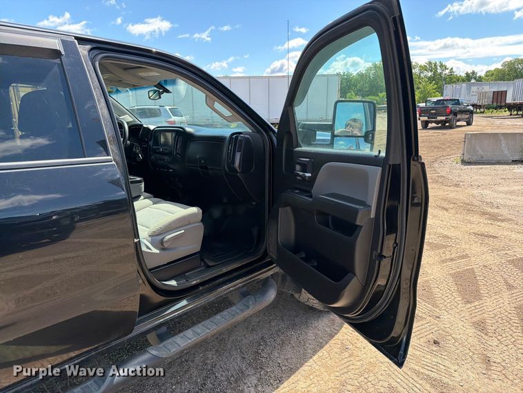 image for item FK0293 2019 Chevrolet Silverado 2500HD Ext. Cab pickup truck