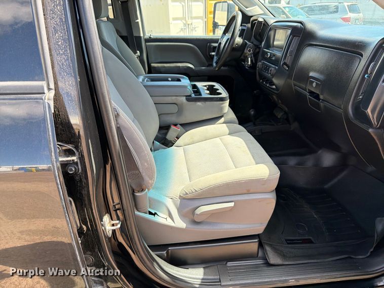 image for item FK0293 2019 Chevrolet Silverado 2500HD Ext. Cab pickup truck