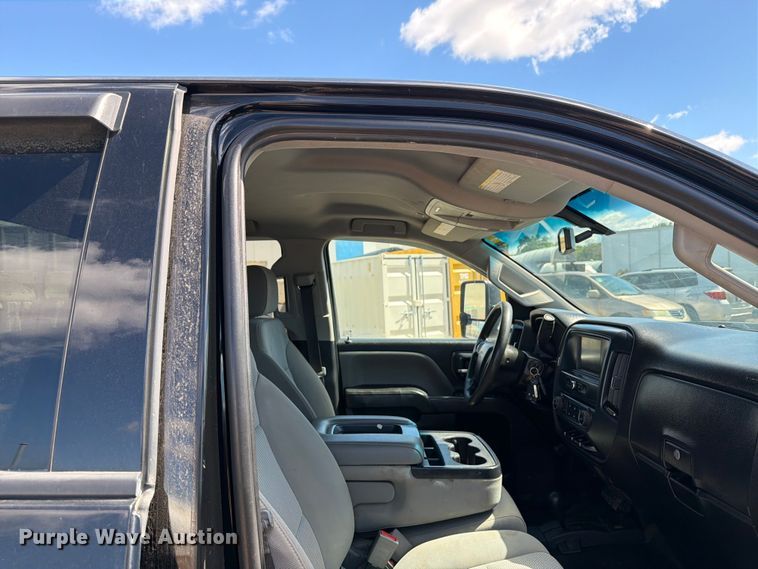 image for item FK0293 2019 Chevrolet Silverado 2500HD Ext. Cab pickup truck