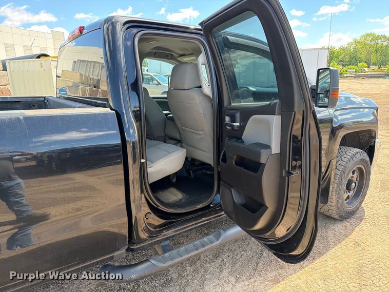image for item FK0293 2019 Chevrolet Silverado 2500HD Ext. Cab pickup truck