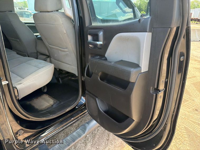 image for item FK0293 2019 Chevrolet Silverado 2500HD Ext. Cab pickup truck