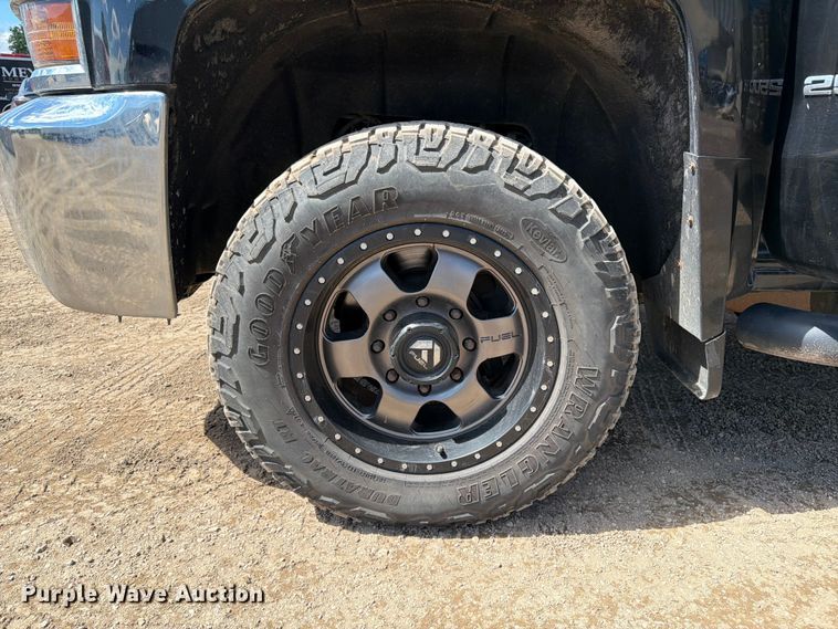 image for item FK0293 2019 Chevrolet Silverado 2500HD Ext. Cab pickup truck