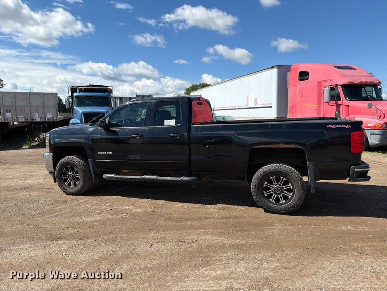 image for item FK0294 2017 Chevrolet Silverado 2500HD Ext. Cab pickup truck