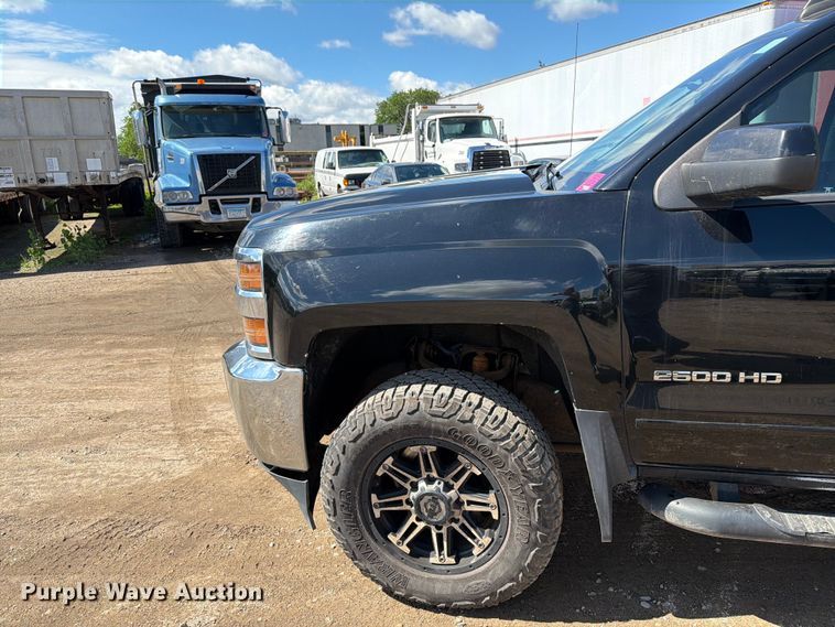 image for item FK0294 2017 Chevrolet Silverado 2500HD Ext. Cab pickup truck