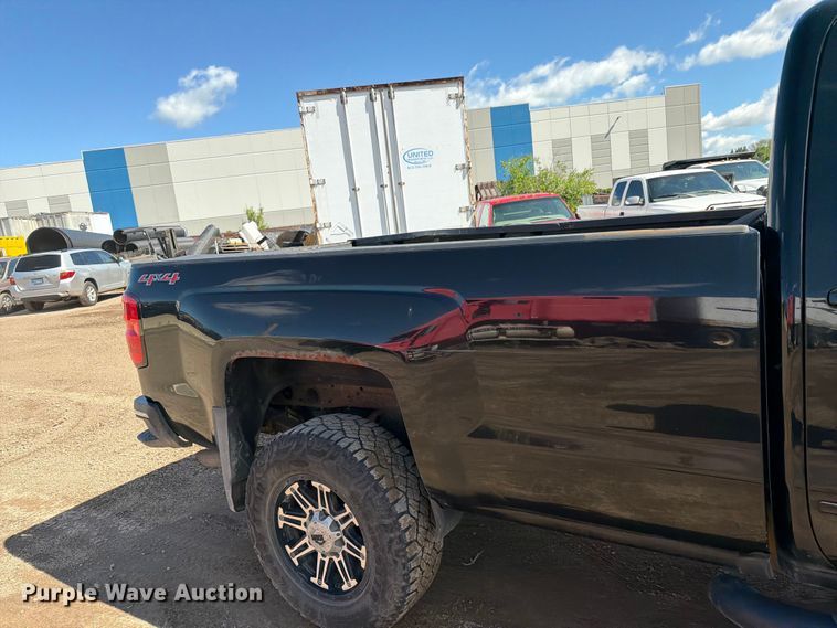 image for item FK0294 2017 Chevrolet Silverado 2500HD Ext. Cab pickup truck