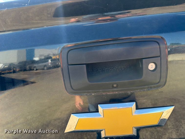 image for item FK0294 2017 Chevrolet Silverado 2500HD Ext. Cab pickup truck