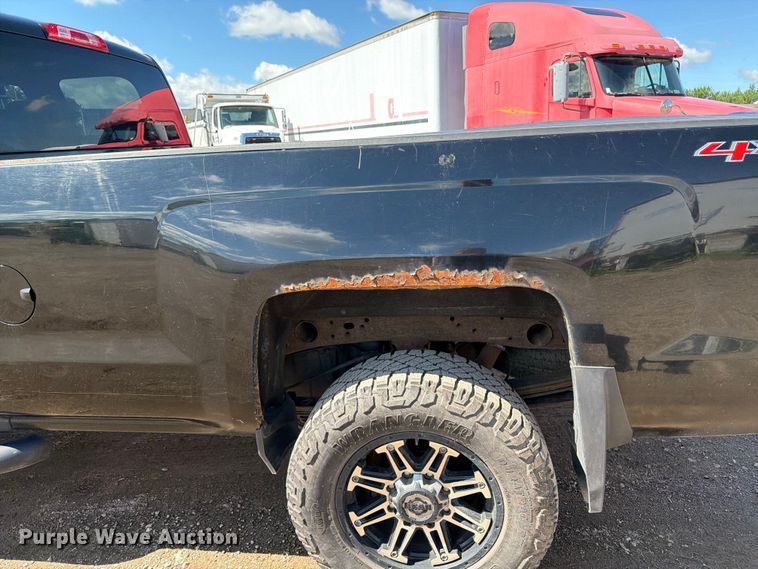 image for item FK0294 2017 Chevrolet Silverado 2500HD Ext. Cab pickup truck