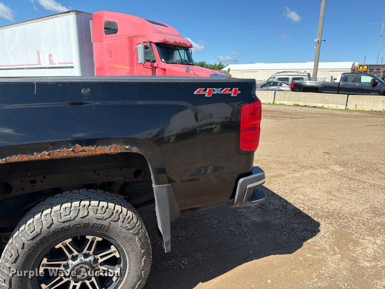 image for item FK0294 2017 Chevrolet Silverado 2500HD Ext. Cab pickup truck