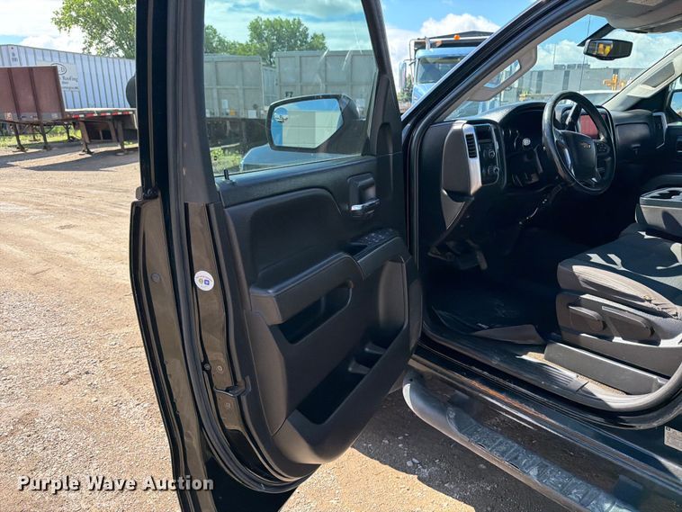 image for item FK0294 2017 Chevrolet Silverado 2500HD Ext. Cab pickup truck