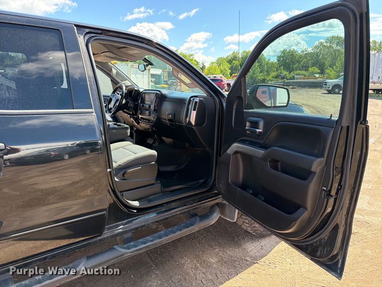 image for item FK0294 2017 Chevrolet Silverado 2500HD Ext. Cab pickup truck