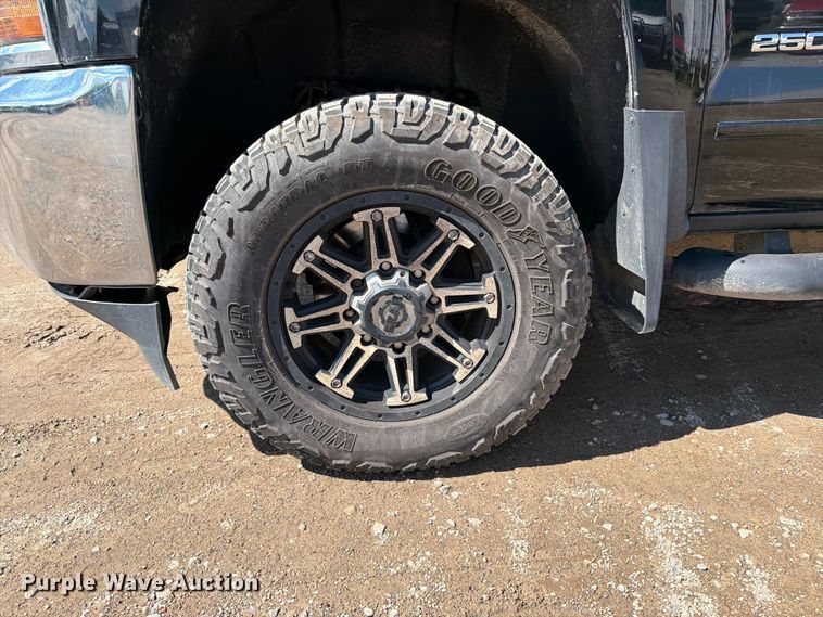 image for item FK0294 2017 Chevrolet Silverado 2500HD Ext. Cab pickup truck