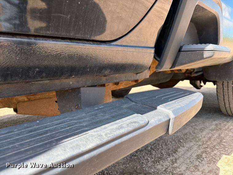 image for item FK0295 2021 Chevrolet Silverado 2500HD Ext. Cab pickup truck