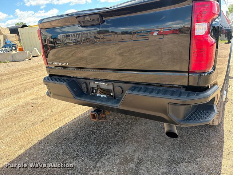 image for item FK0295 2021 Chevrolet Silverado 2500HD Ext. Cab pickup truck