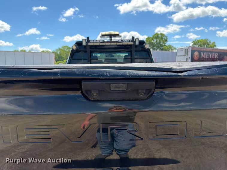 image for item FK0295 2021 Chevrolet Silverado 2500HD Ext. Cab pickup truck