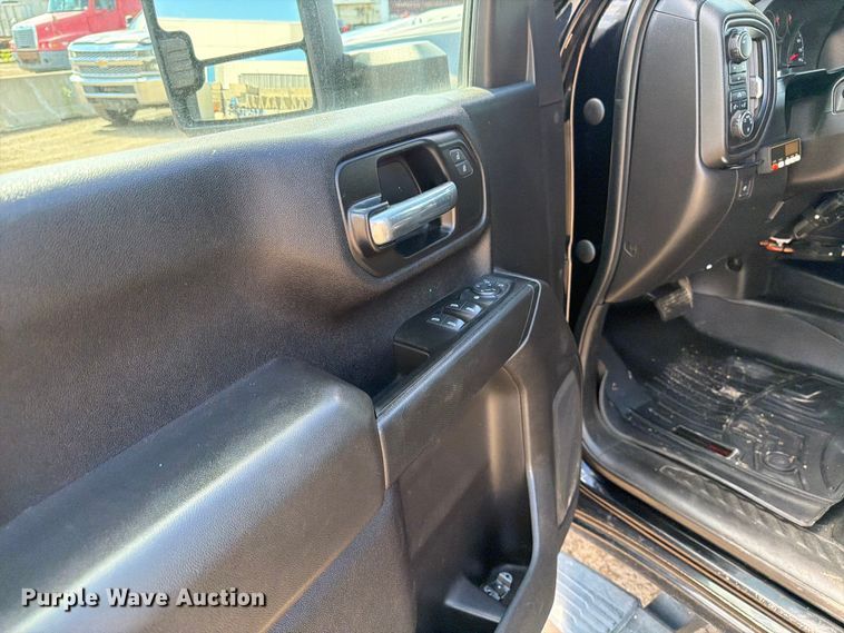 image for item FK0295 2021 Chevrolet Silverado 2500HD Ext. Cab pickup truck