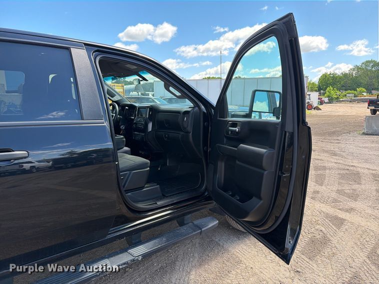 image for item FK0295 2021 Chevrolet Silverado 2500HD Ext. Cab pickup truck