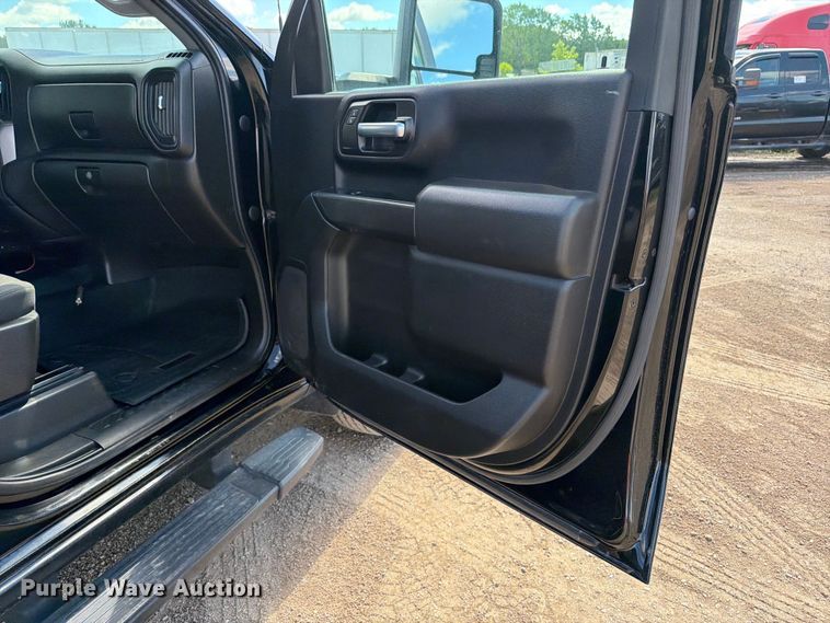 image for item FK0295 2021 Chevrolet Silverado 2500HD Ext. Cab pickup truck