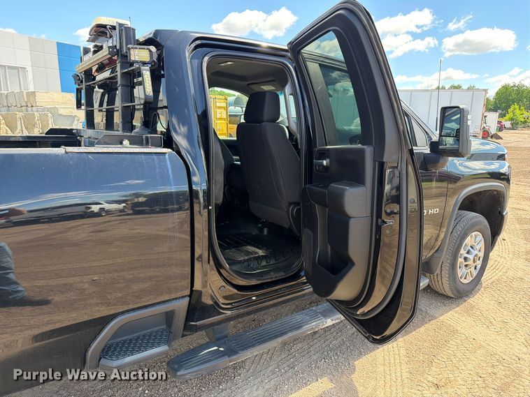image for item FK0295 2021 Chevrolet Silverado 2500HD Ext. Cab pickup truck
