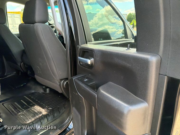 image for item FK0295 2021 Chevrolet Silverado 2500HD Ext. Cab pickup truck