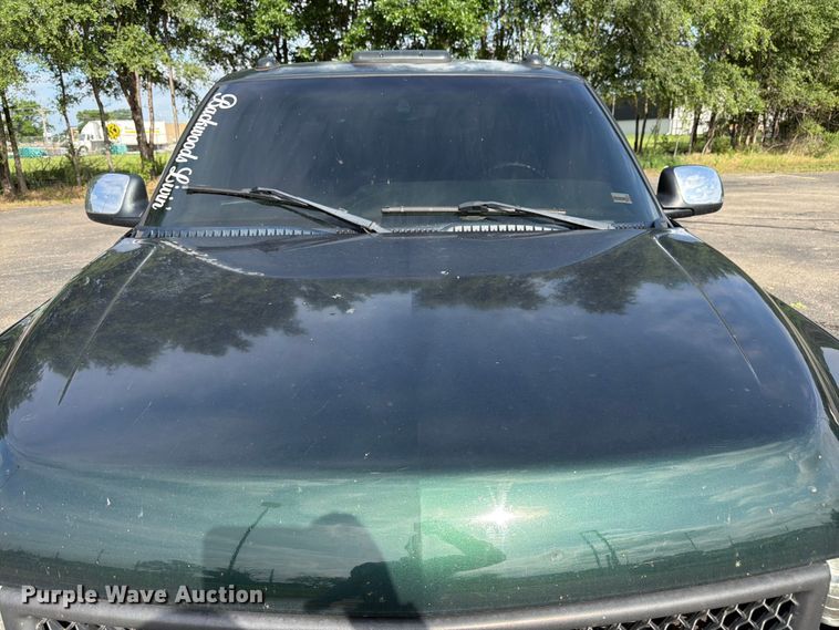 image for item FK3002 2001 Chevrolet Silverado 2500HD Ext. Cab pickup truck